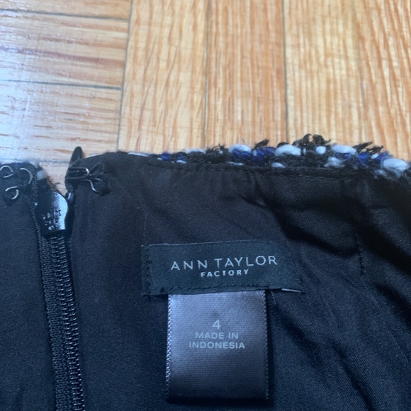 Anna Taylor Tweed Pencil Skirt - Picture 2 of 2